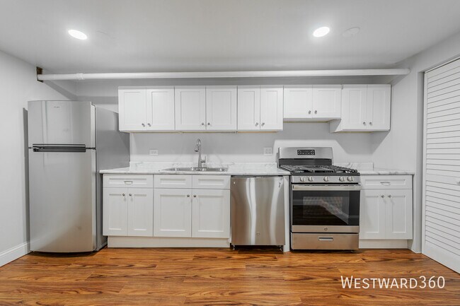 Photo - 666 E 50th Pl Unit G