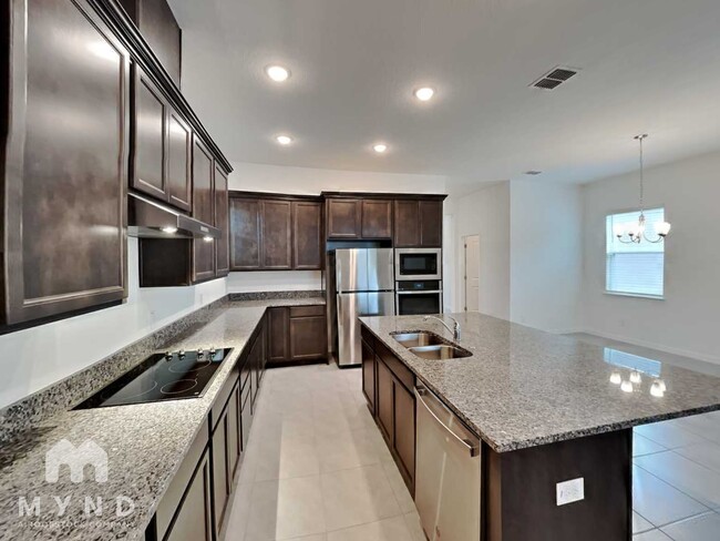 Photo - 830 MIDDLETON ST