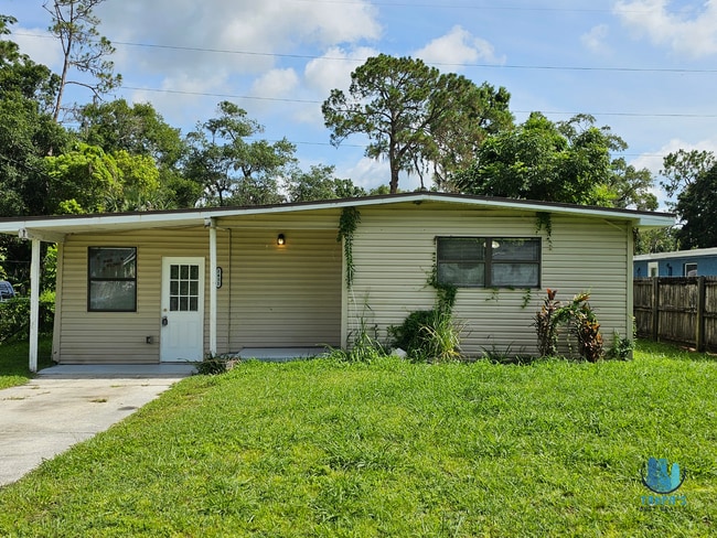 Building Photo - 3 Bedroom 1 Bath House for Rent in Lakeland *Move-In Special*