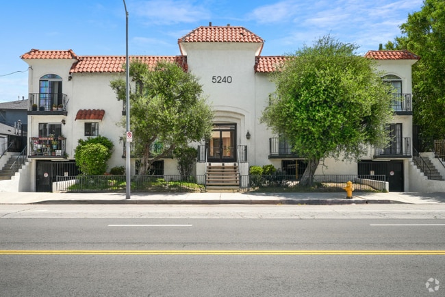 Building Photo - 5240 Whitsett Ave Rental