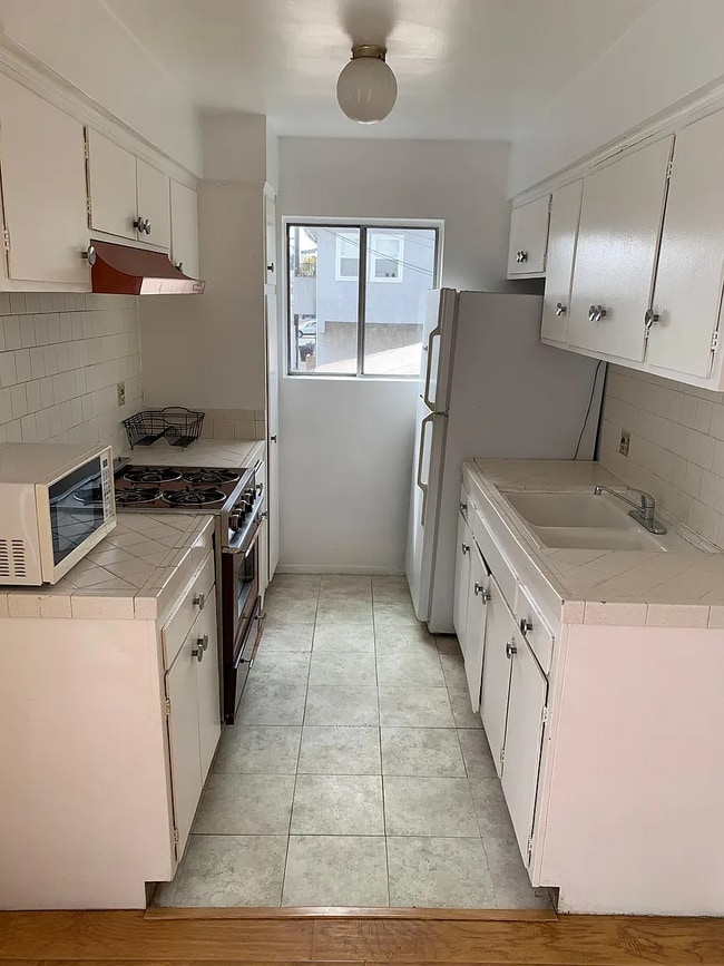 Photo - 2122 Ocean Park Blvd Unit 8