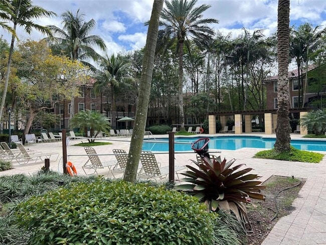 Photo - 6812 W Sample Rd Unidad 6812