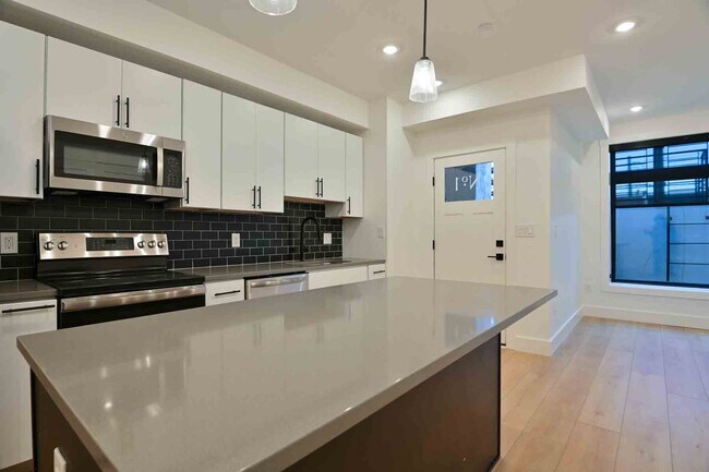 Photo - 2641 4th St NE Unidad 1