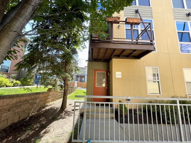 Building Photo - 4541 Madison Ave Rental