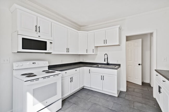 Building Photo - 348-350-350 Wyoming St Unit 348 Wyoming Street - 1st Floor