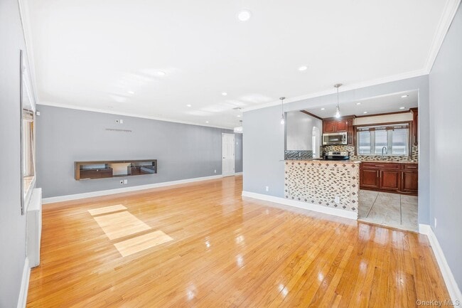 Photo - 2282 Baylis Ave