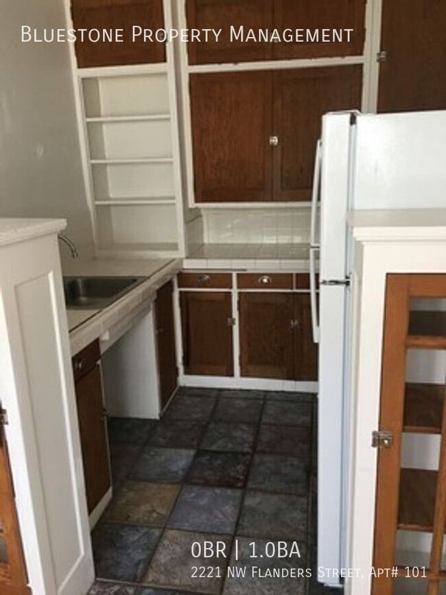 Building Photo - 2221 NW Flanders St Unit # 101