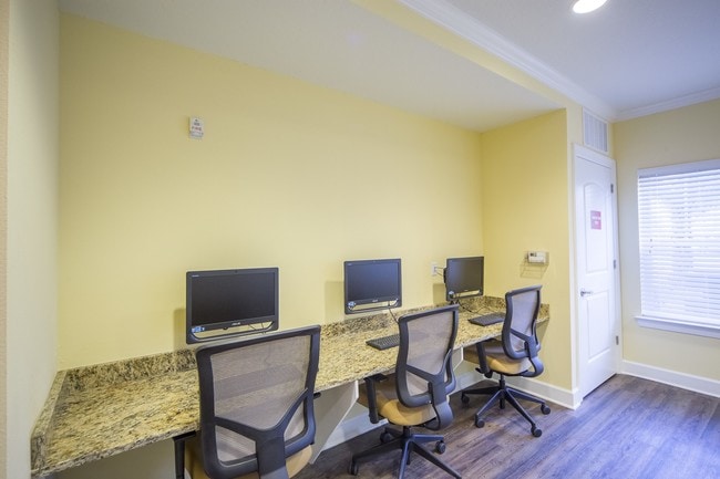 Caroline Oaks Apartments Business Center