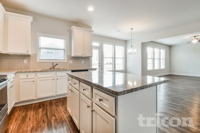 3921 Bella View Ln