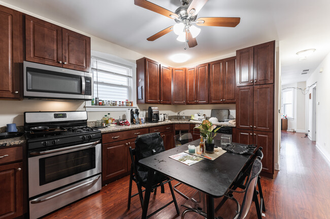 Photo - 2911 N Ridgeway Ave Apartments Unit 2F