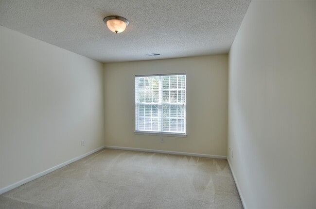 Photo - 1148 Academic Dr