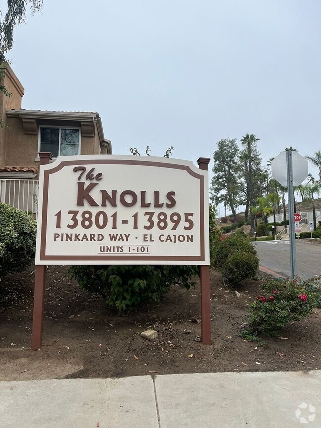 Building Photo - Modern 3-Bed, 3-Bath Condo with Garage & P...