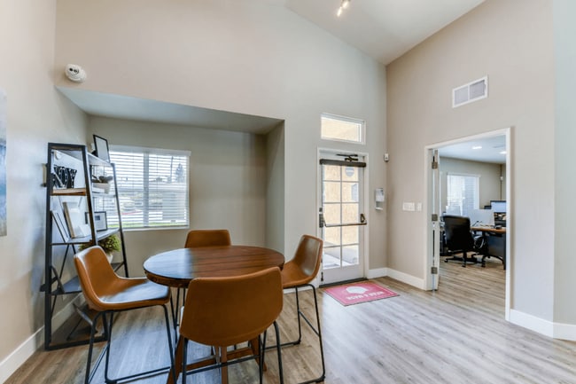 Gladstone Ridge Apartments