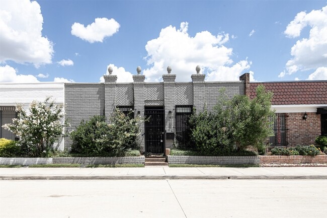 Building Photo - 4109 Meyerwood Dr