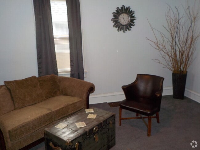 Building Photo - 810 Michigan Ave Unit duplex Rental