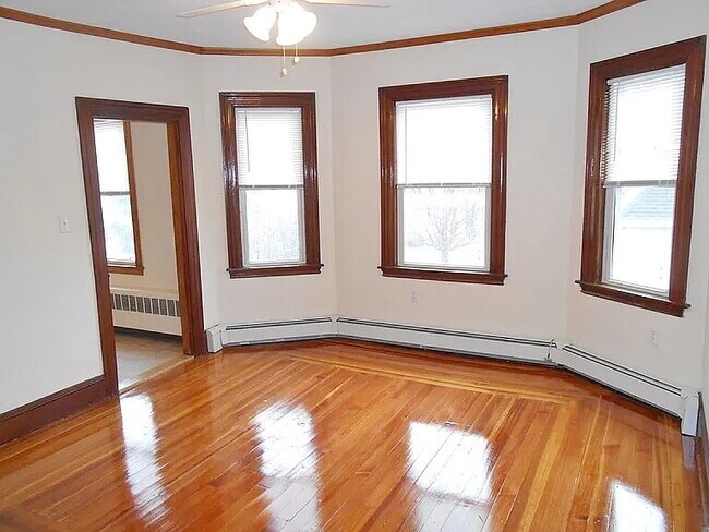 Photo - Spacious 3 Bedroom, 1 bath in prime Quincy location!