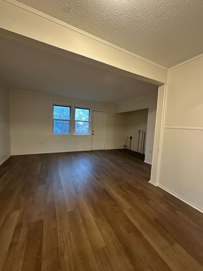 Photo - 28 Riley Manor Cir