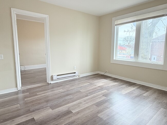 Building Photo - 1238 Richmond St Unit 4