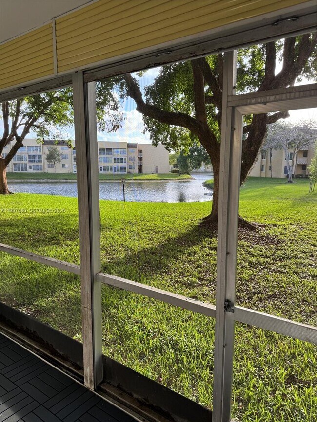 Photo - 6150 NW 62nd St Unidad 106