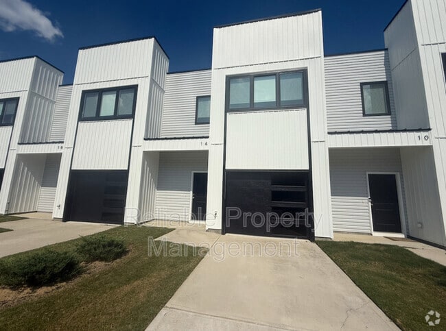 Building Photo - 14 S Laird Dr Rental
