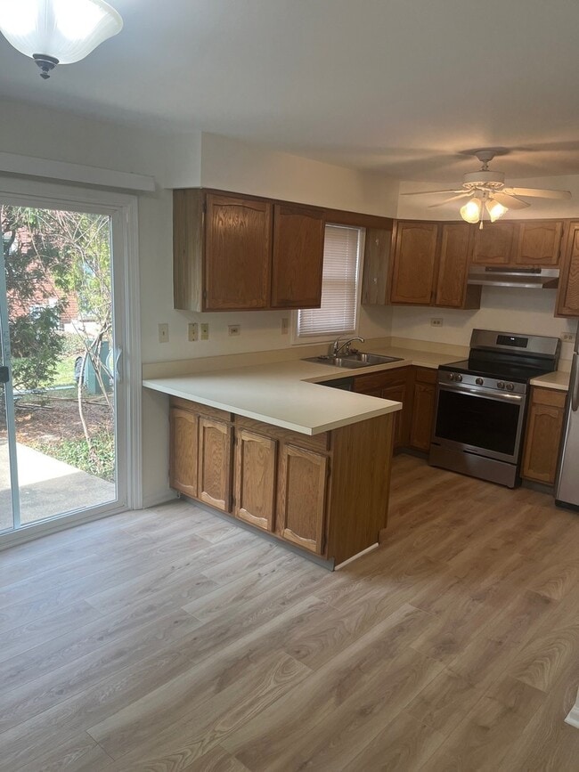 Photo - 2122 Rugen Rd