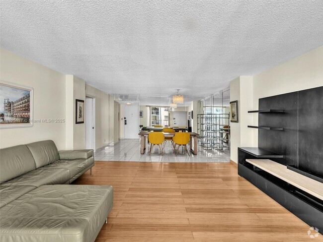 Building Photo - 1865 S Ocean Dr Unit 10B Rental