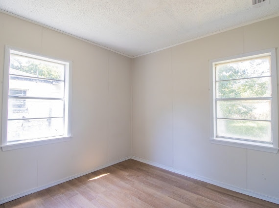 Photo - 1860 Woodland Ave SW