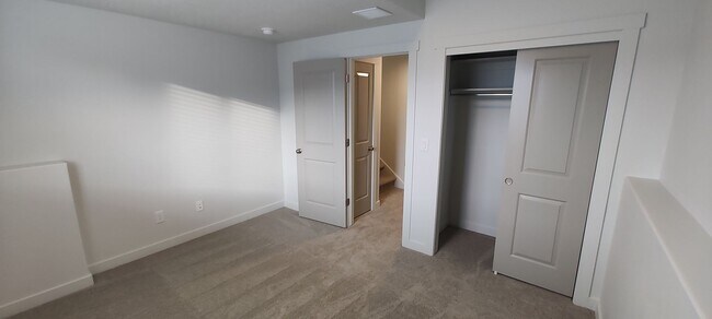 Photo - GET A MONTH OF RENT FOR FREE!!!