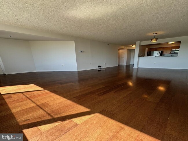 Photo - 10101 Grosvenor Pl Unit 507