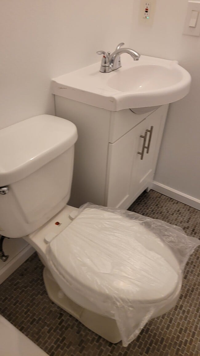 Photo - 3350 State St