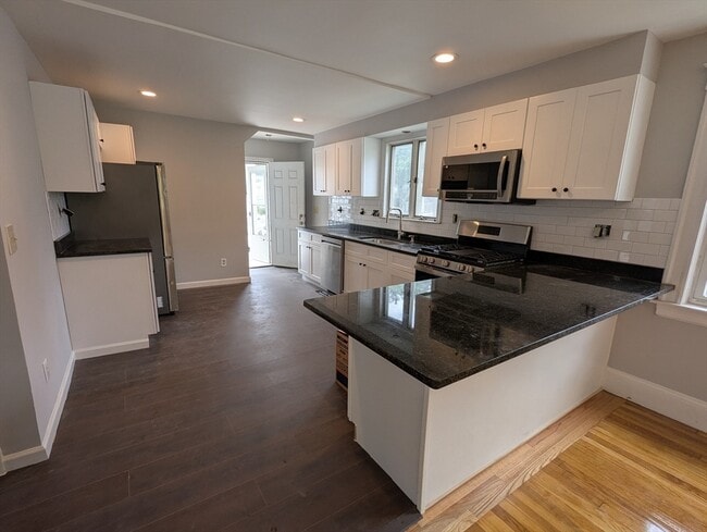 Photo - 21 Rogers Park Ave Townhome