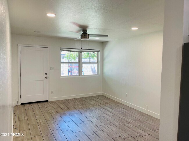 Photo - 4601 N 12th Ave Unidad Apt 2