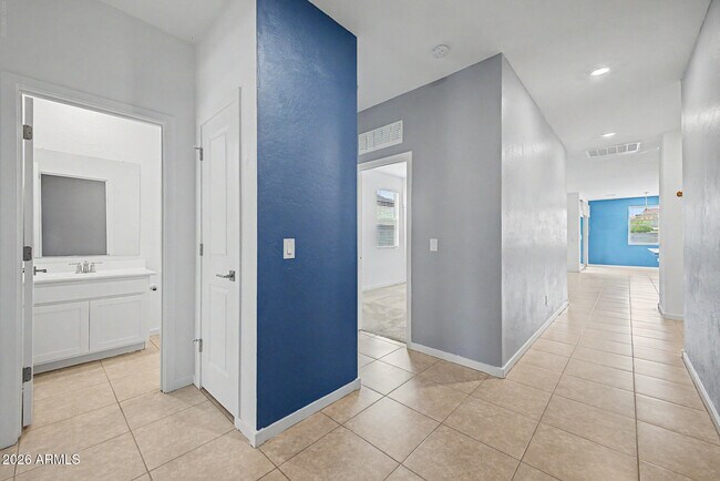 Photo - 18368 Puget Ave