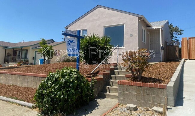 Building Photo - 218 Steffan St Rental