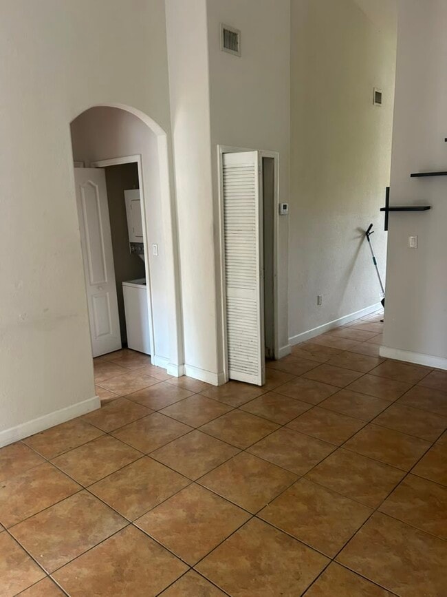 2460 SE 16th Terrace