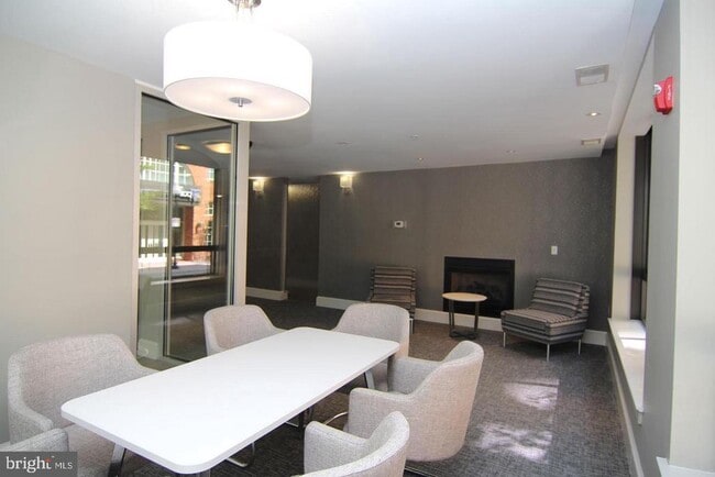 Photo - 1200 N Hartford St Unit 209