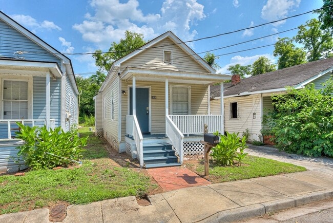 Photo - 1418 Maple St