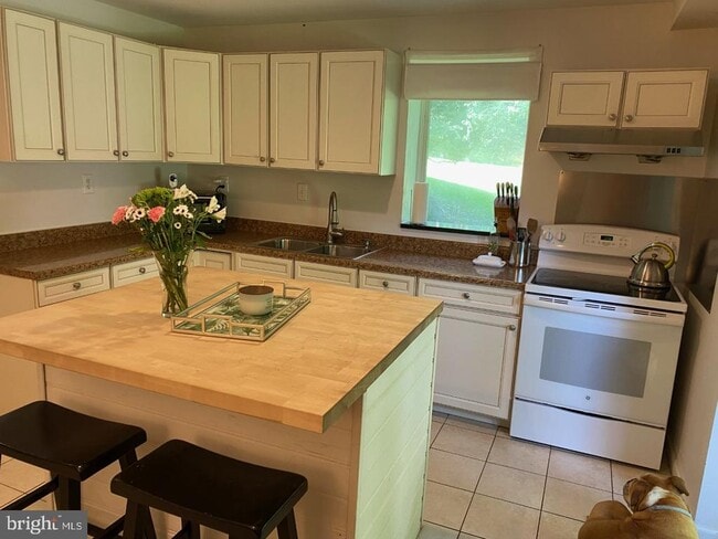 Photo - 2435 Westminster Dr