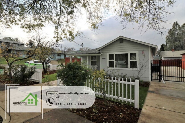 Photo - 1366 Magnolia Ave