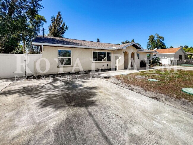 Photo - 18660 Miami Blvd