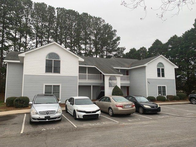 Photo - 107 W Victoria Ct