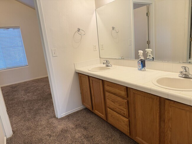 Photo - 3 Bedrooms Townhouse for Rent