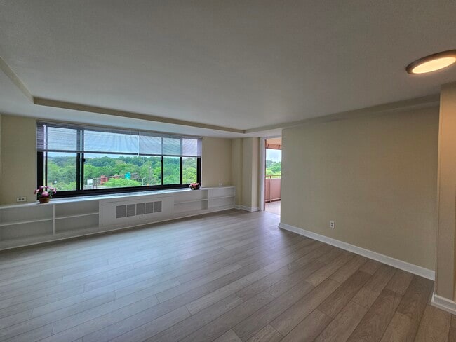 1021 Arlington Blvd Unit 619