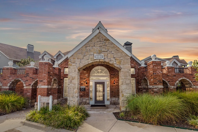 Building Photo - Villa Estates at Lenexa