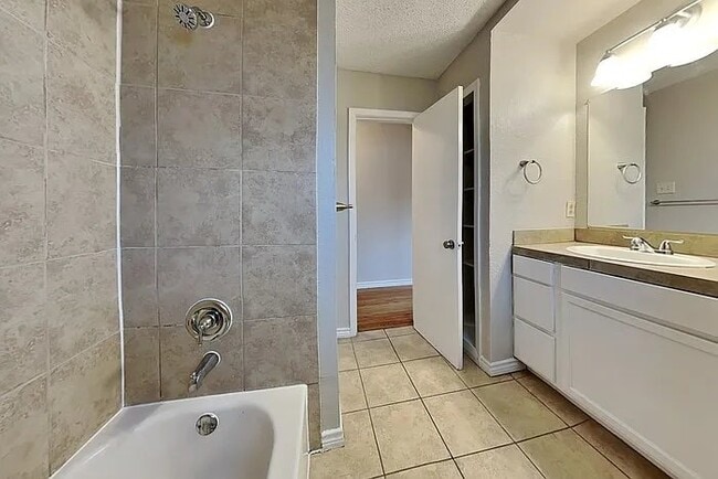Photo - 11211 Ulloa Ln