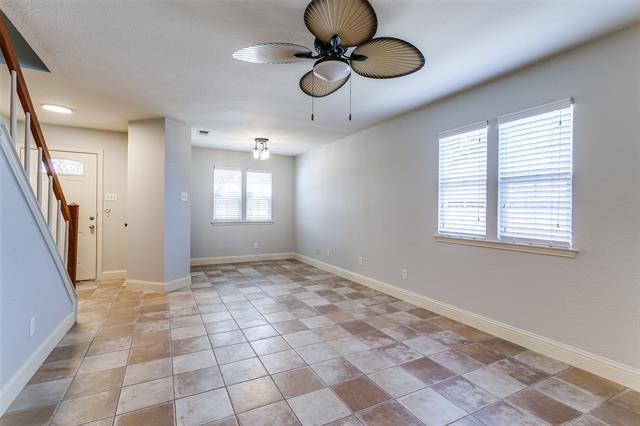 Photo - 525 E Estill St