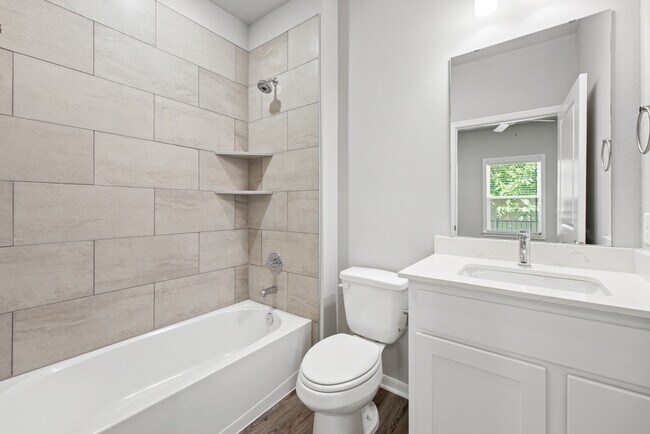 Building Photo - 1326 Prairie Dr Unit 1214