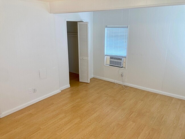 Photo - 6927 Avenue O