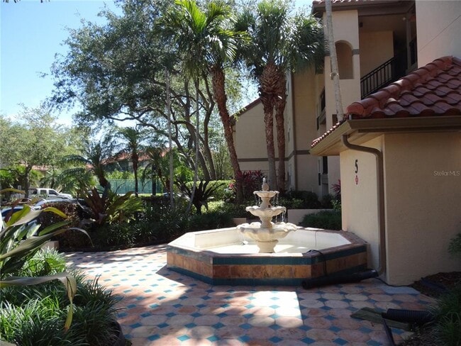 Building Photo - 2400 Feather Sound Dr Unit 526