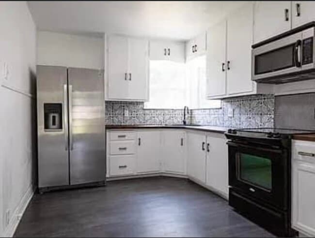 Building Photo - 2613 28th St Rental